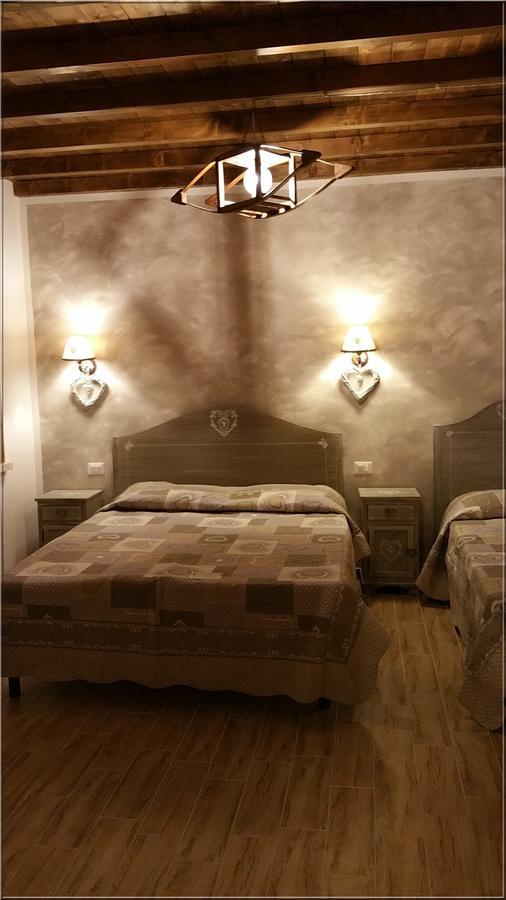 La Casa Delle Rondini Bed & Breakfast Roncoferraro ภายนอก รูปภาพ