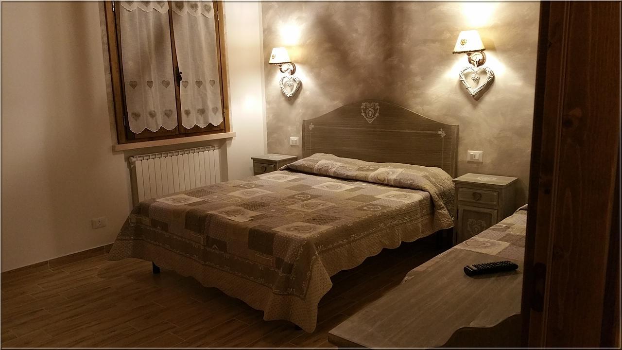 La Casa Delle Rondini Bed & Breakfast Roncoferraro ภายนอก รูปภาพ