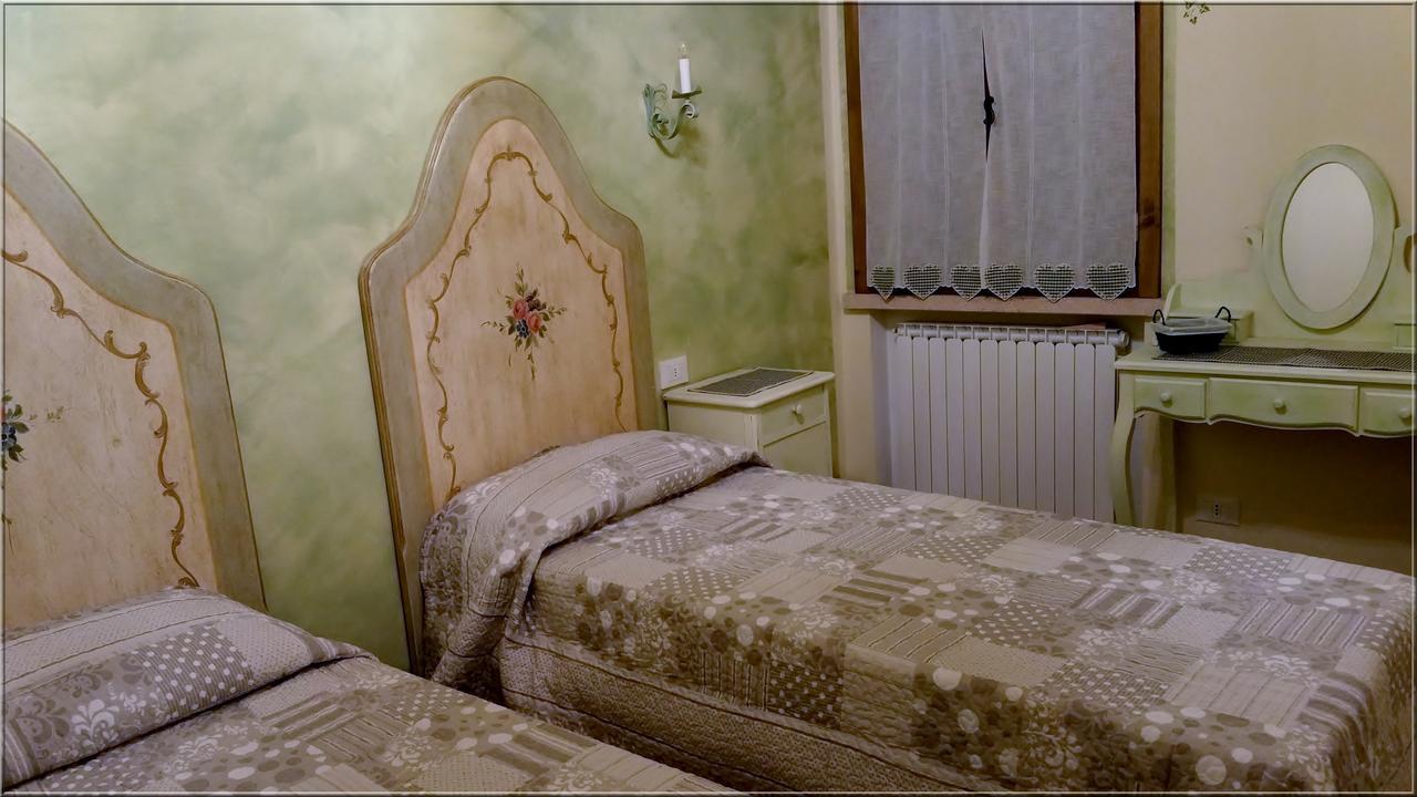 La Casa Delle Rondini Bed & Breakfast Roncoferraro ภายนอก รูปภาพ
