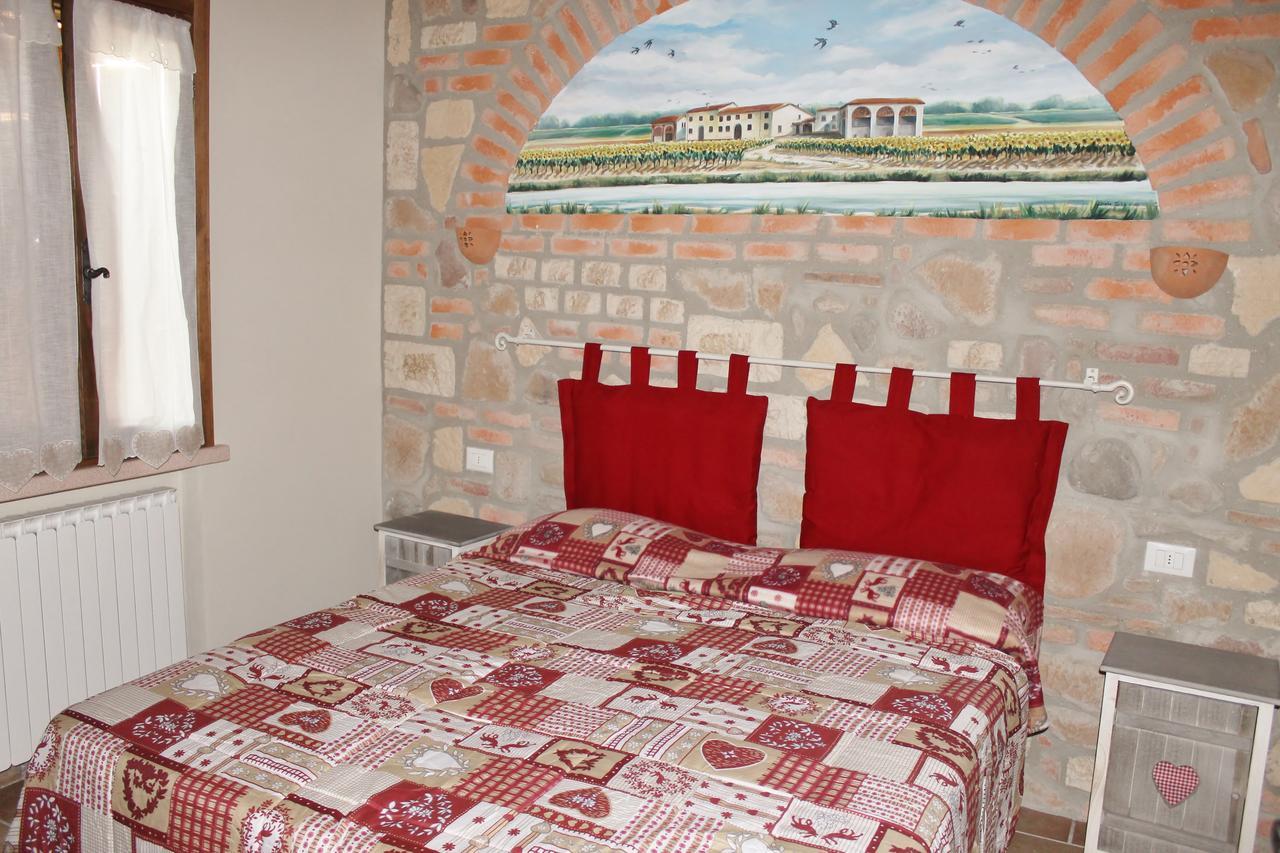 La Casa Delle Rondini Bed & Breakfast Roncoferraro ภายนอก รูปภาพ