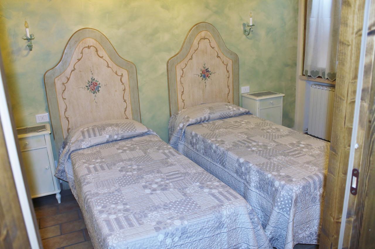 La Casa Delle Rondini Bed & Breakfast Roncoferraro ภายนอก รูปภาพ