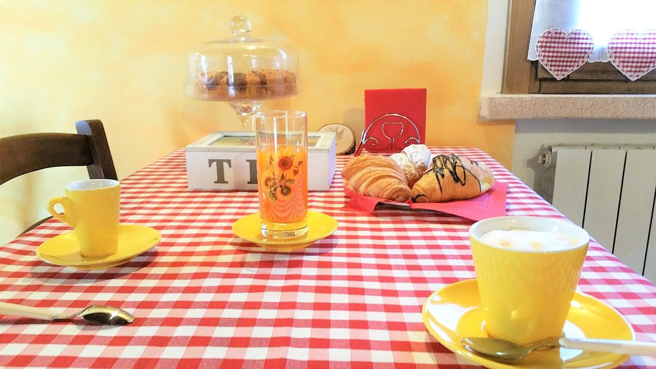 La Casa Delle Rondini Bed & Breakfast Roncoferraro ภายนอก รูปภาพ