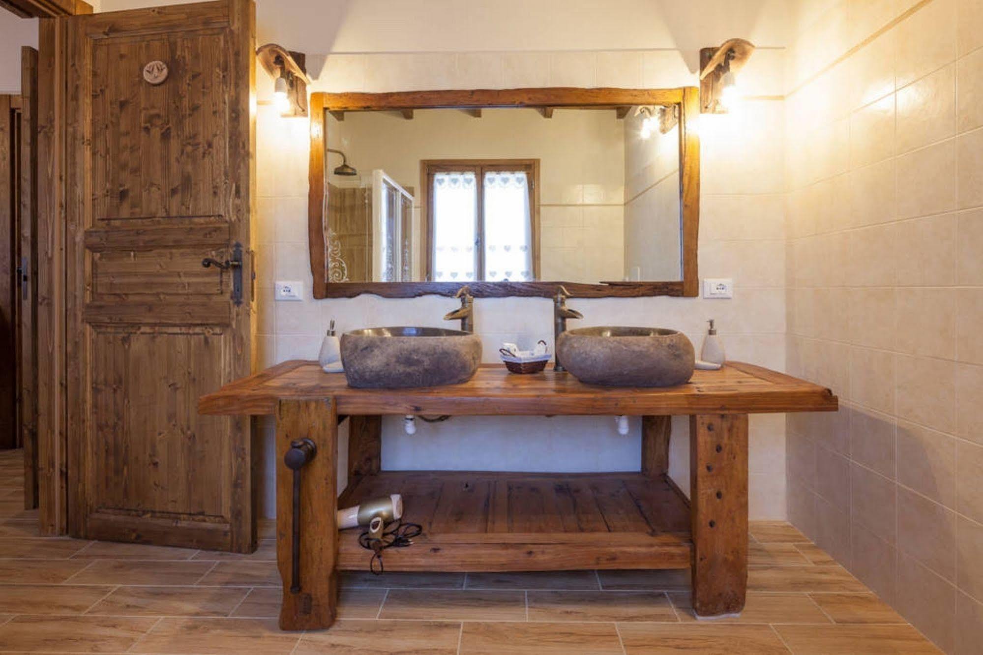 La Casa Delle Rondini Bed & Breakfast Roncoferraro ภายนอก รูปภาพ