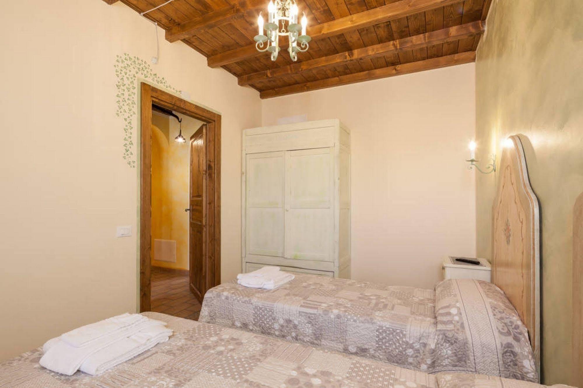 La Casa Delle Rondini Bed & Breakfast Roncoferraro ภายนอก รูปภาพ