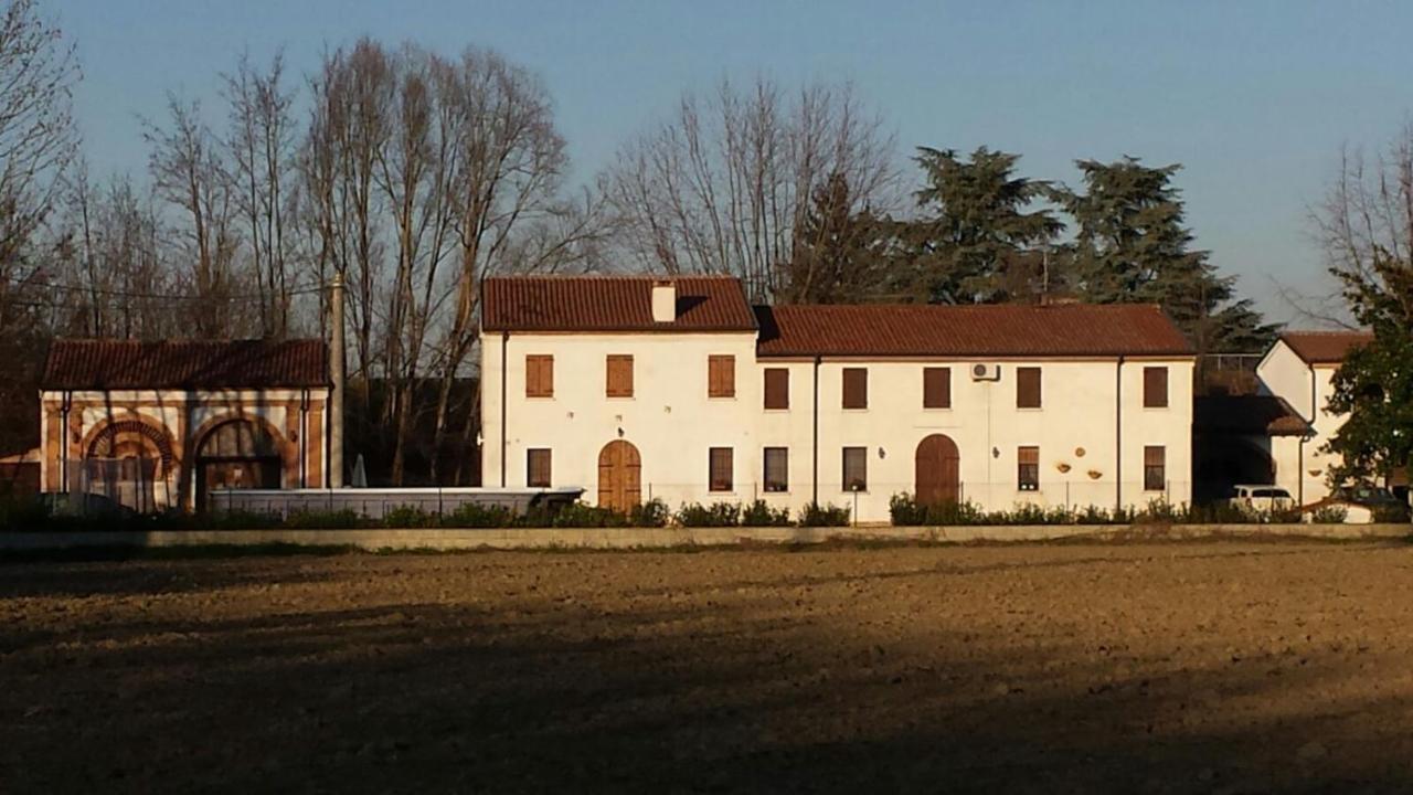 La Casa Delle Rondini Bed & Breakfast Roncoferraro ภายนอก รูปภาพ