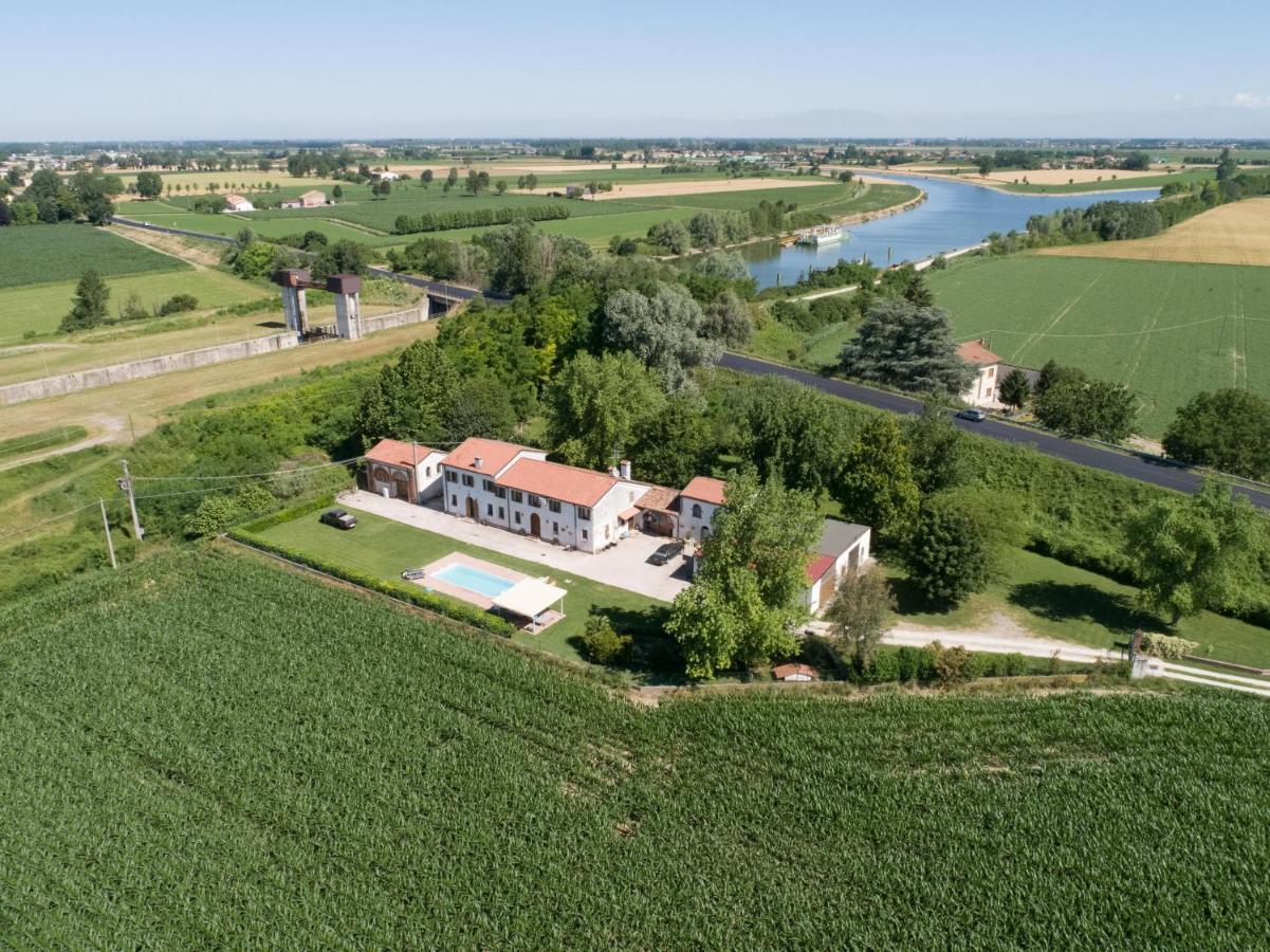 La Casa Delle Rondini Bed & Breakfast Roncoferraro ภายนอก รูปภาพ